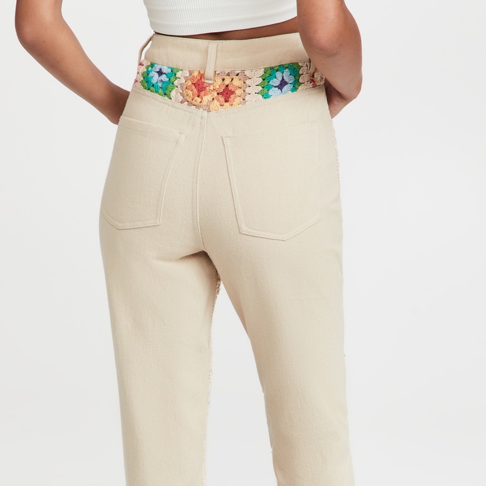 NWOT Free People Zuri Crochet Granny Square Relaxed Straight Jeans Z5-11 - Picture 3 of 14